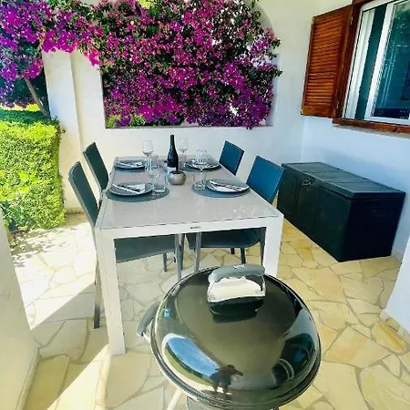 Modern Garden With A Fantastic Sea View And A Private Garden Апартаменты *