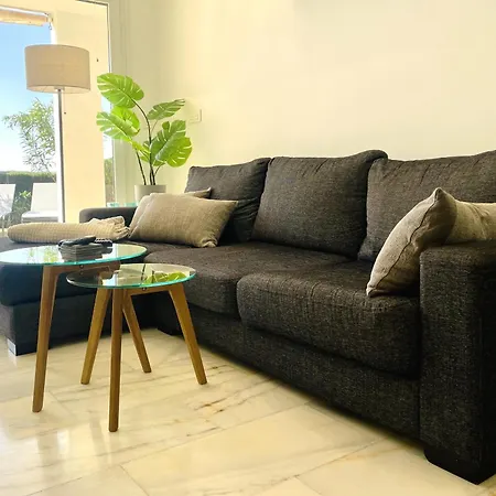 Апартаменты Modern Garden With A Fantastic Sea View And A Private Garden *