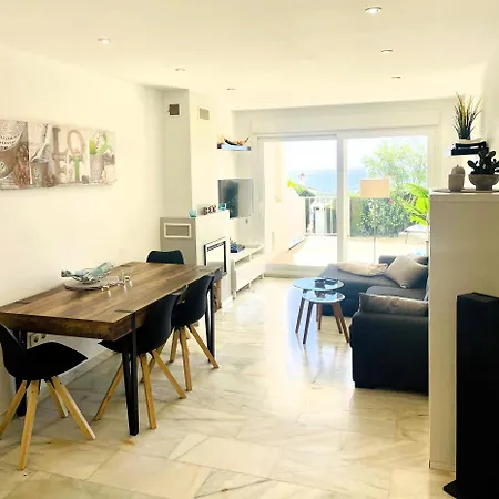 Апартаменты Modern Garden With A Fantastic Sea View And A Private Garden