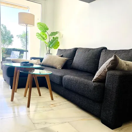 Апартаменты Modern Garden With A Fantastic Sea View And A Private Garden *